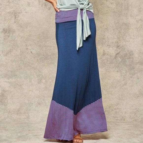 🆕🌿JERSEY MAXI SKIRT🌿 - Picture 6 of 10